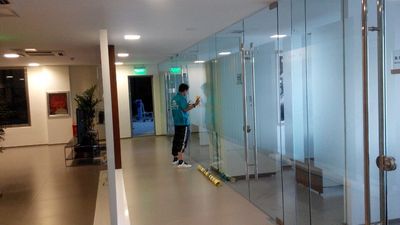 青岛太阳膜黑龙江路汽车4s店玻璃贴膜